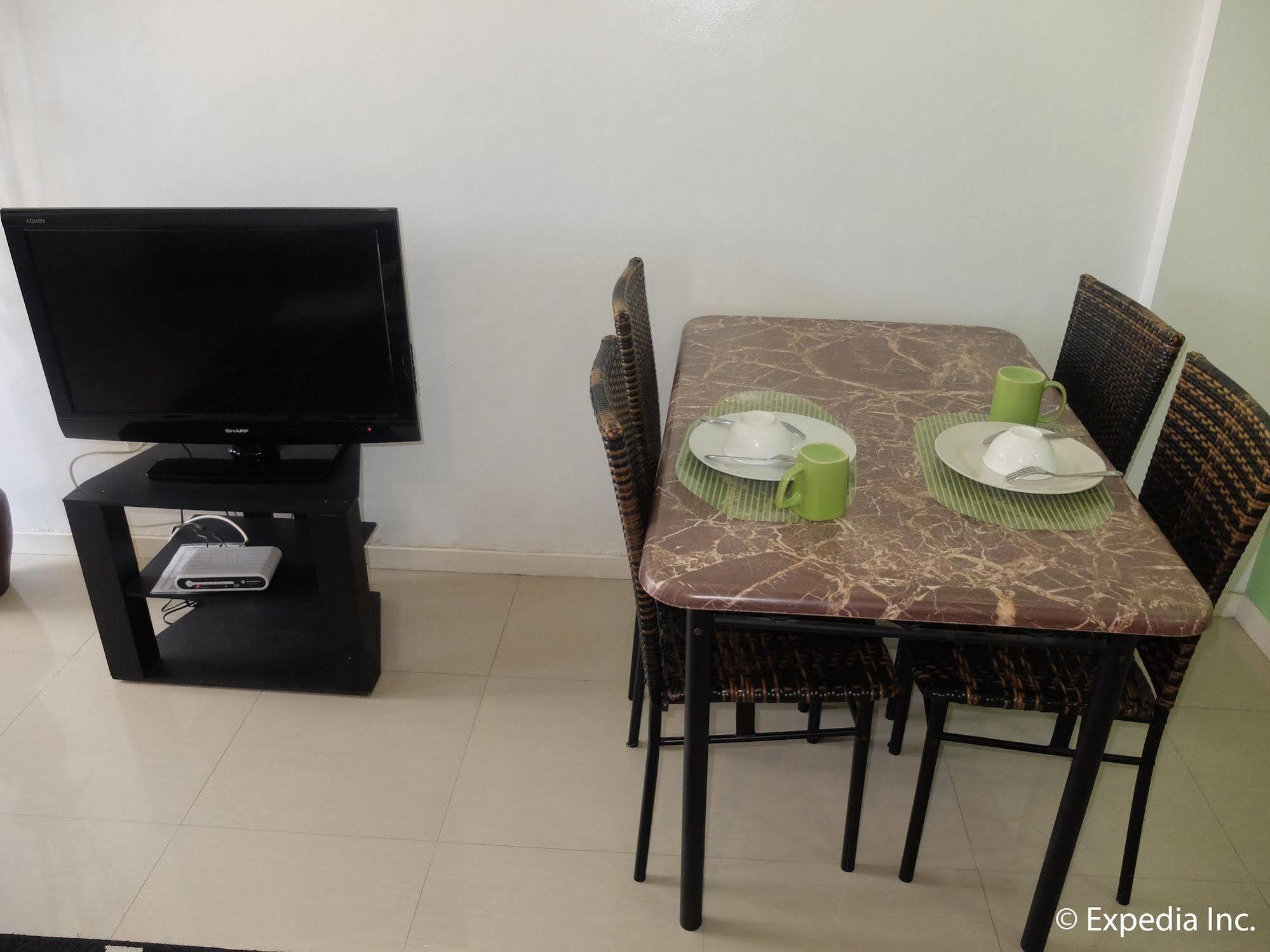 Elyseah Condotel Angeles Bagian luar foto
