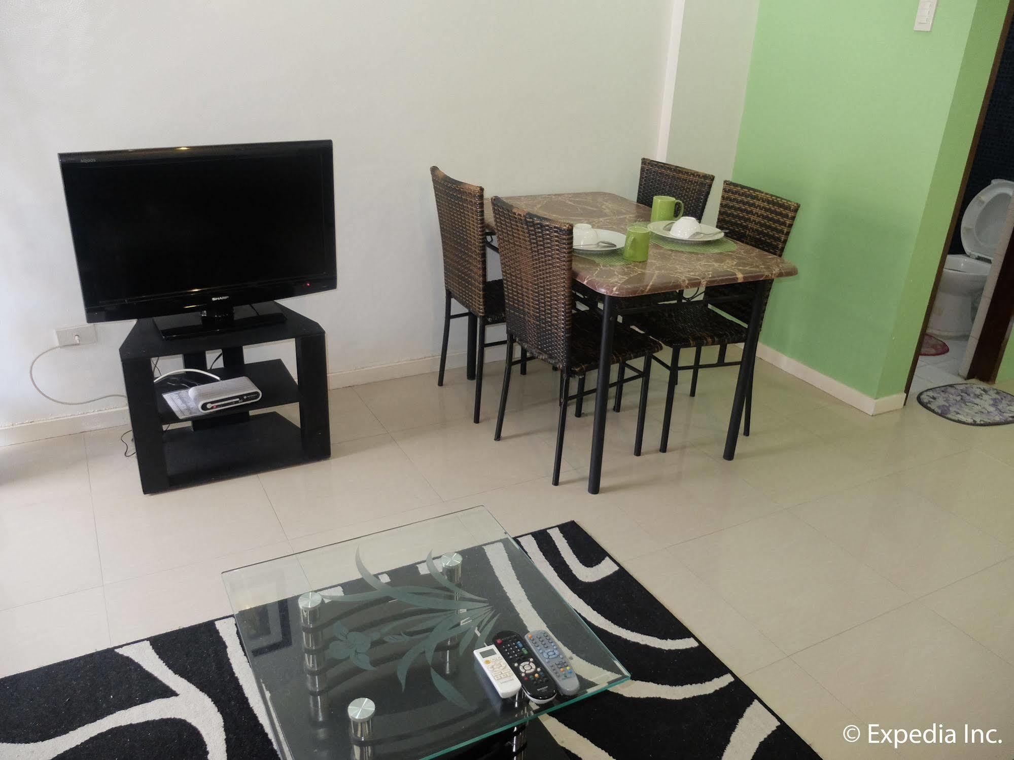 Elyseah Condotel Angeles Bagian luar foto