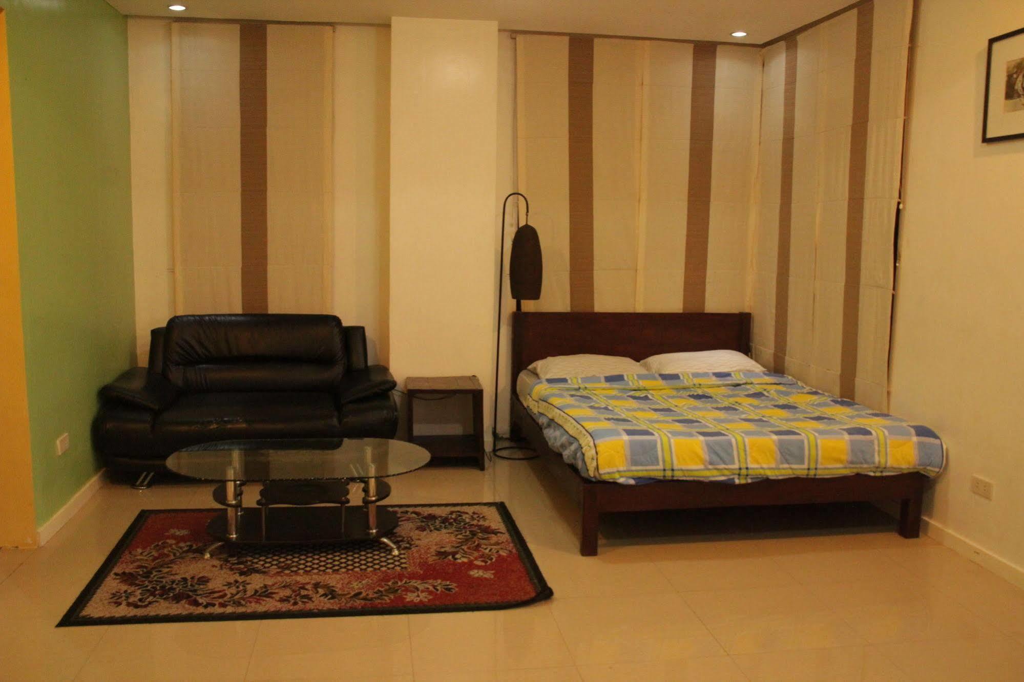 Elyseah Condotel Angeles Bagian luar foto