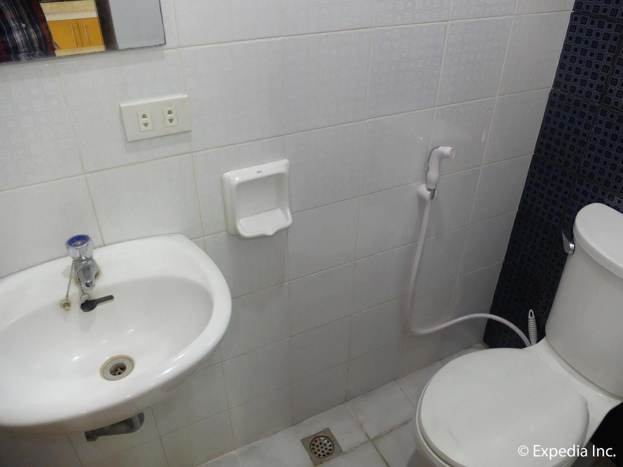 Elyseah Condotel Angeles Bagian luar foto