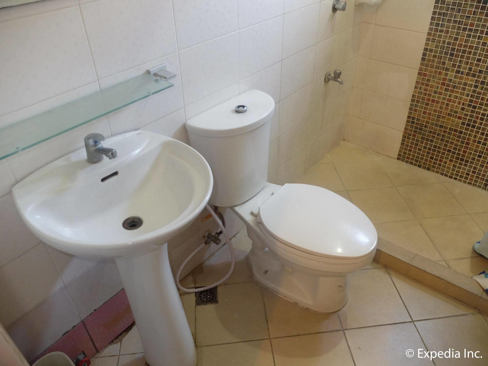 Elyseah Condotel Angeles Bagian luar foto