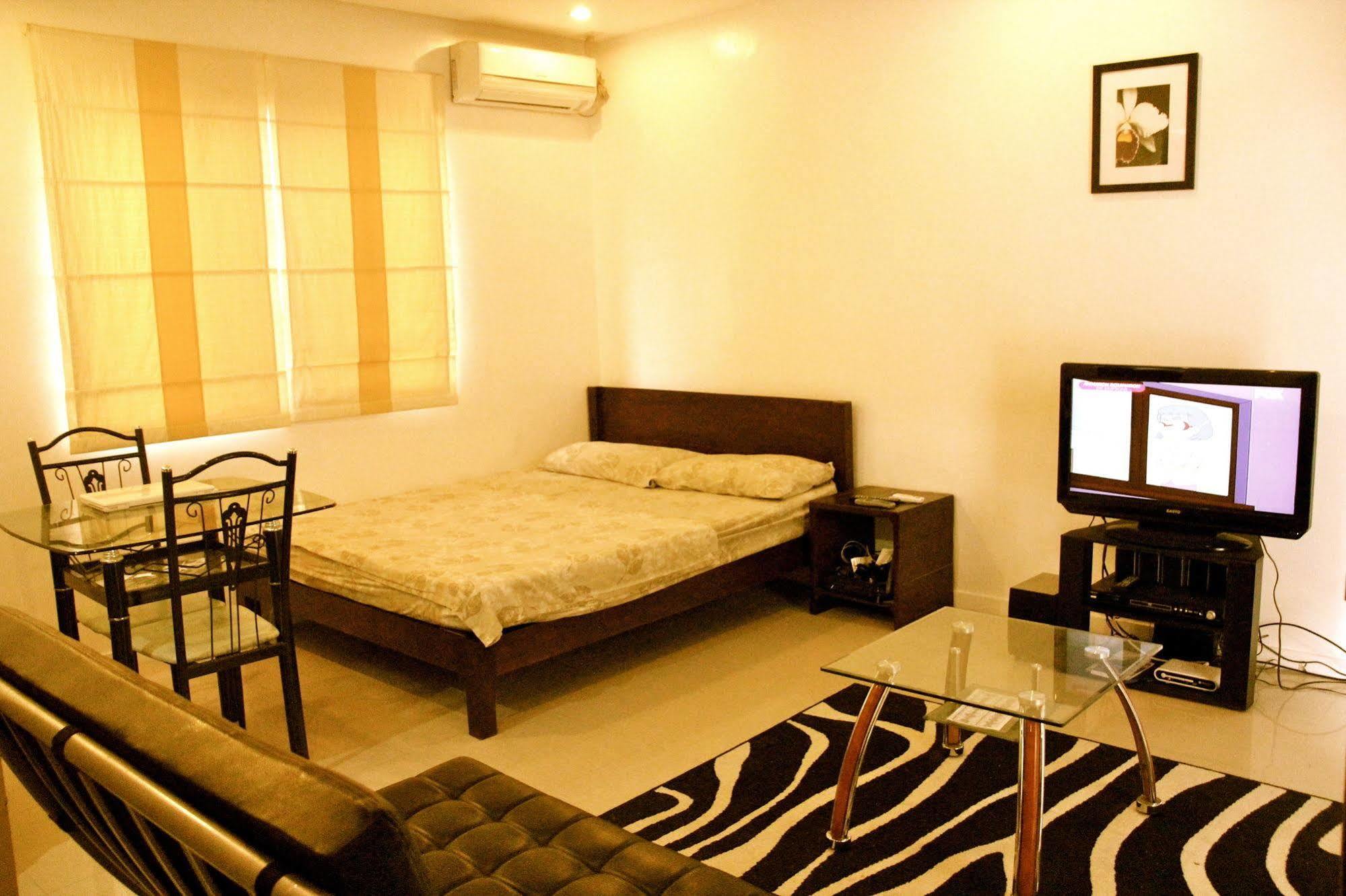 Elyseah Condotel Angeles Bagian luar foto