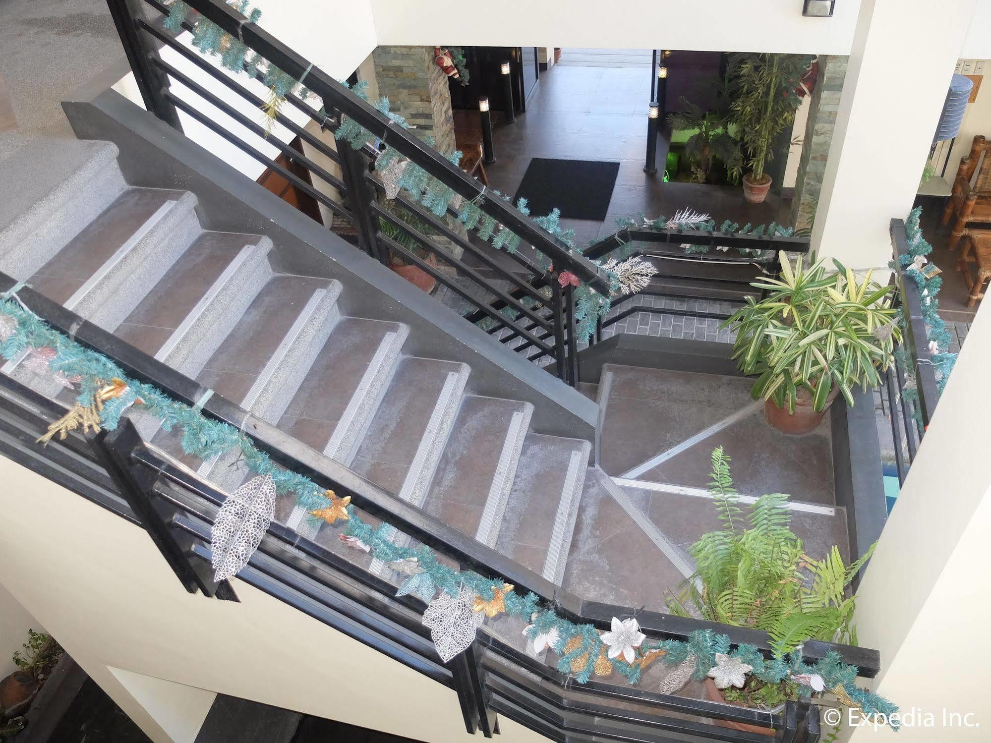 Elyseah Condotel Angeles Bagian luar foto