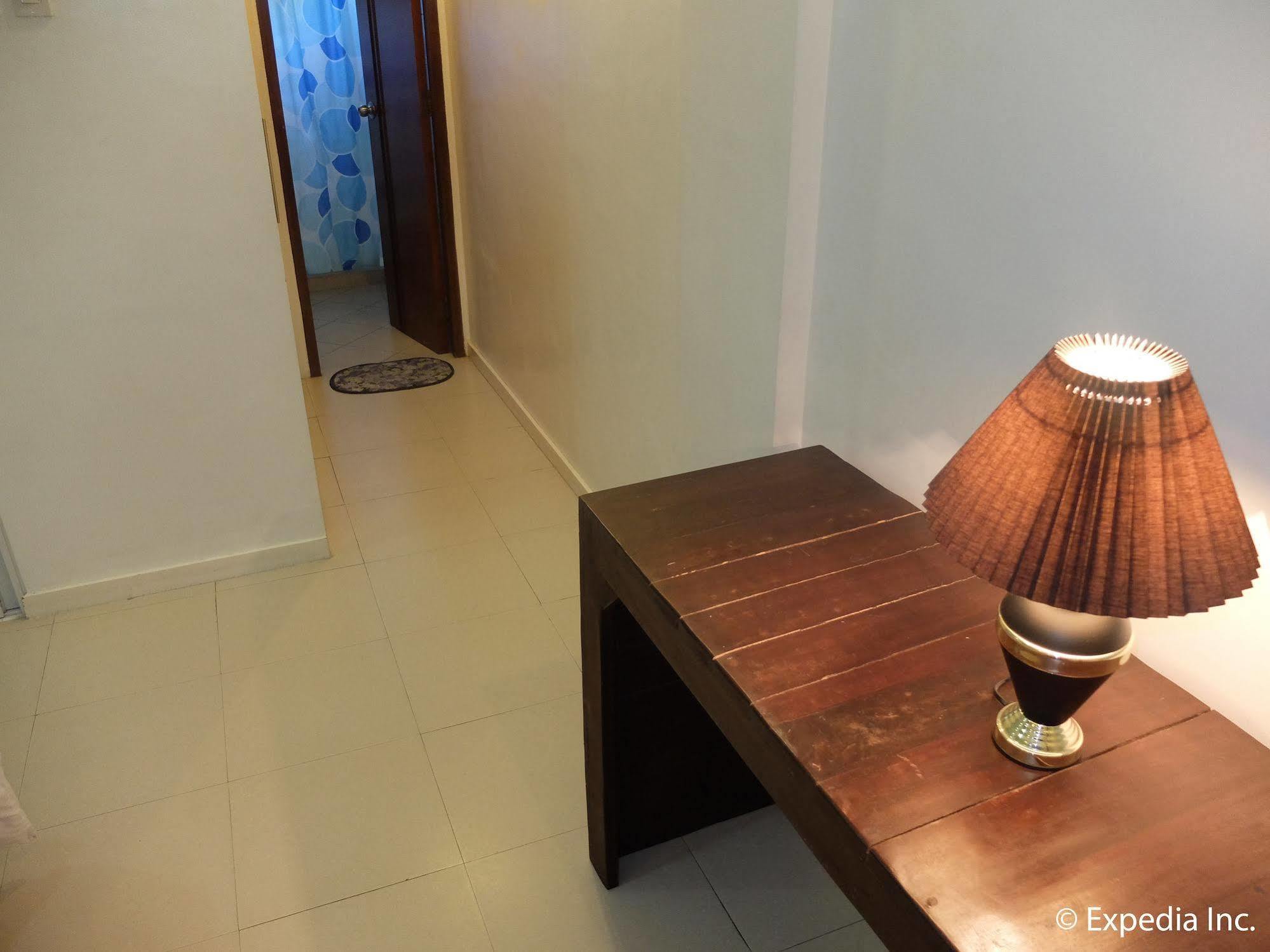 Elyseah Condotel Angeles Bagian luar foto