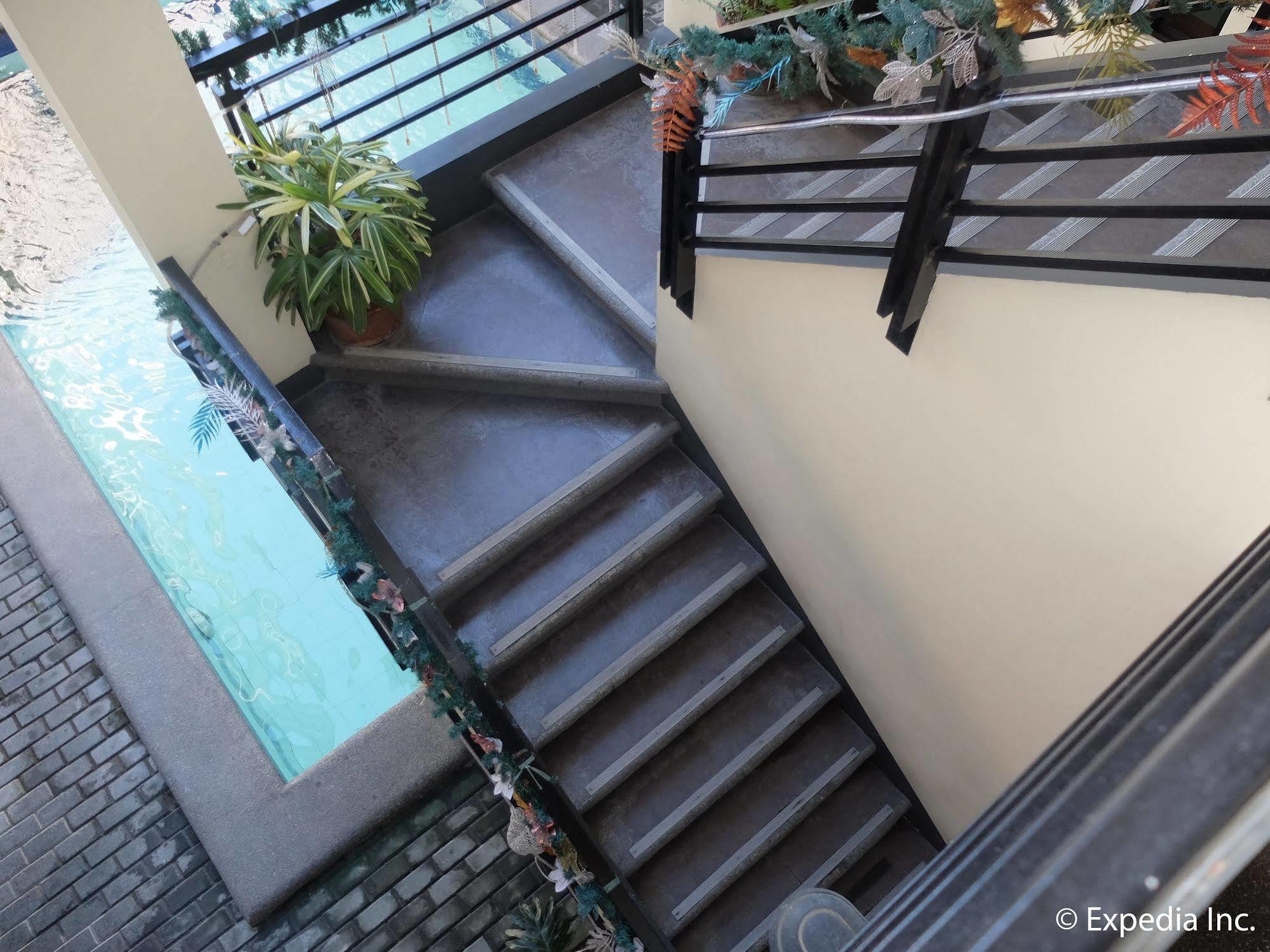 Elyseah Condotel Angeles Bagian luar foto