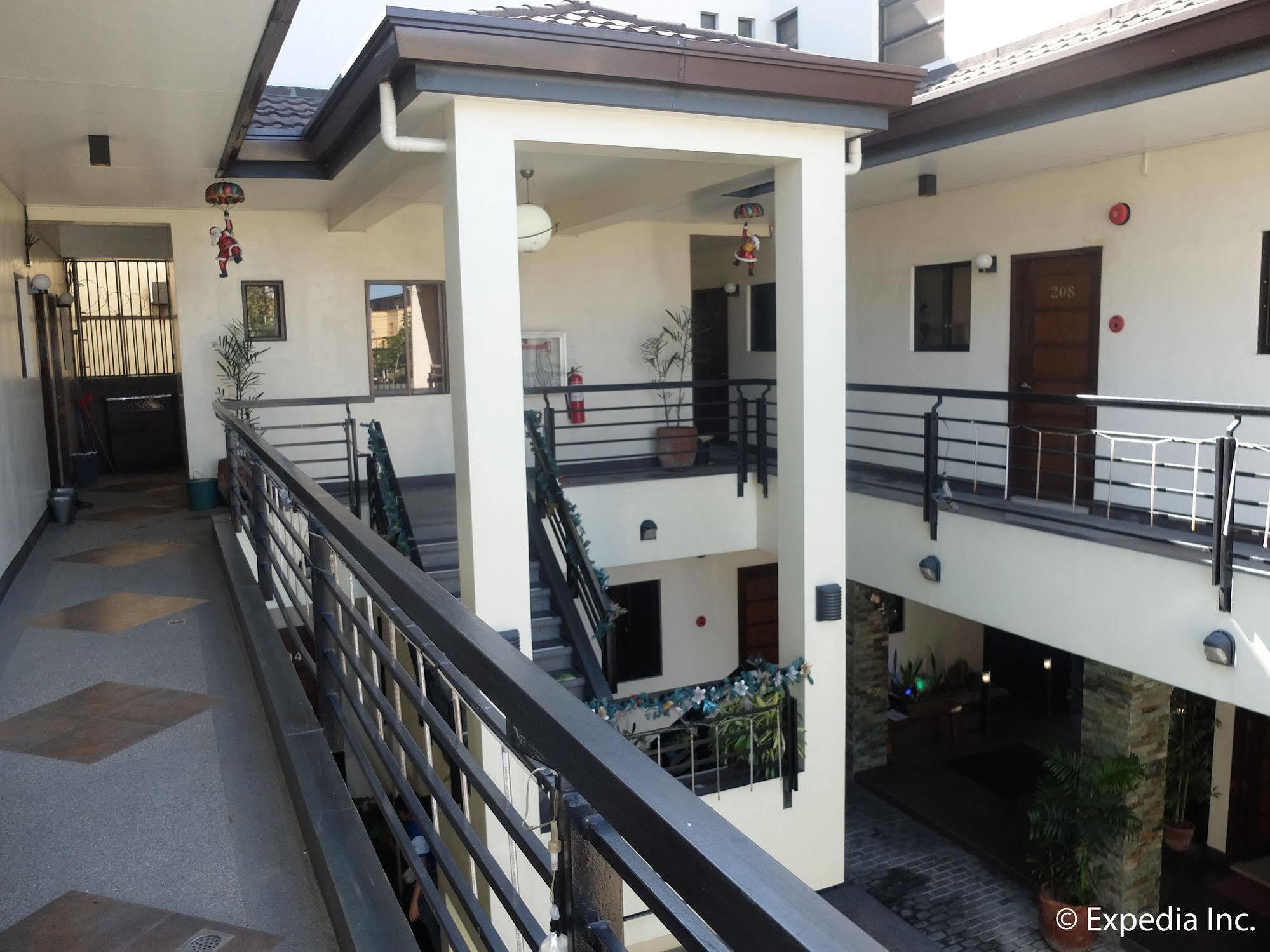Elyseah Condotel Angeles Bagian luar foto