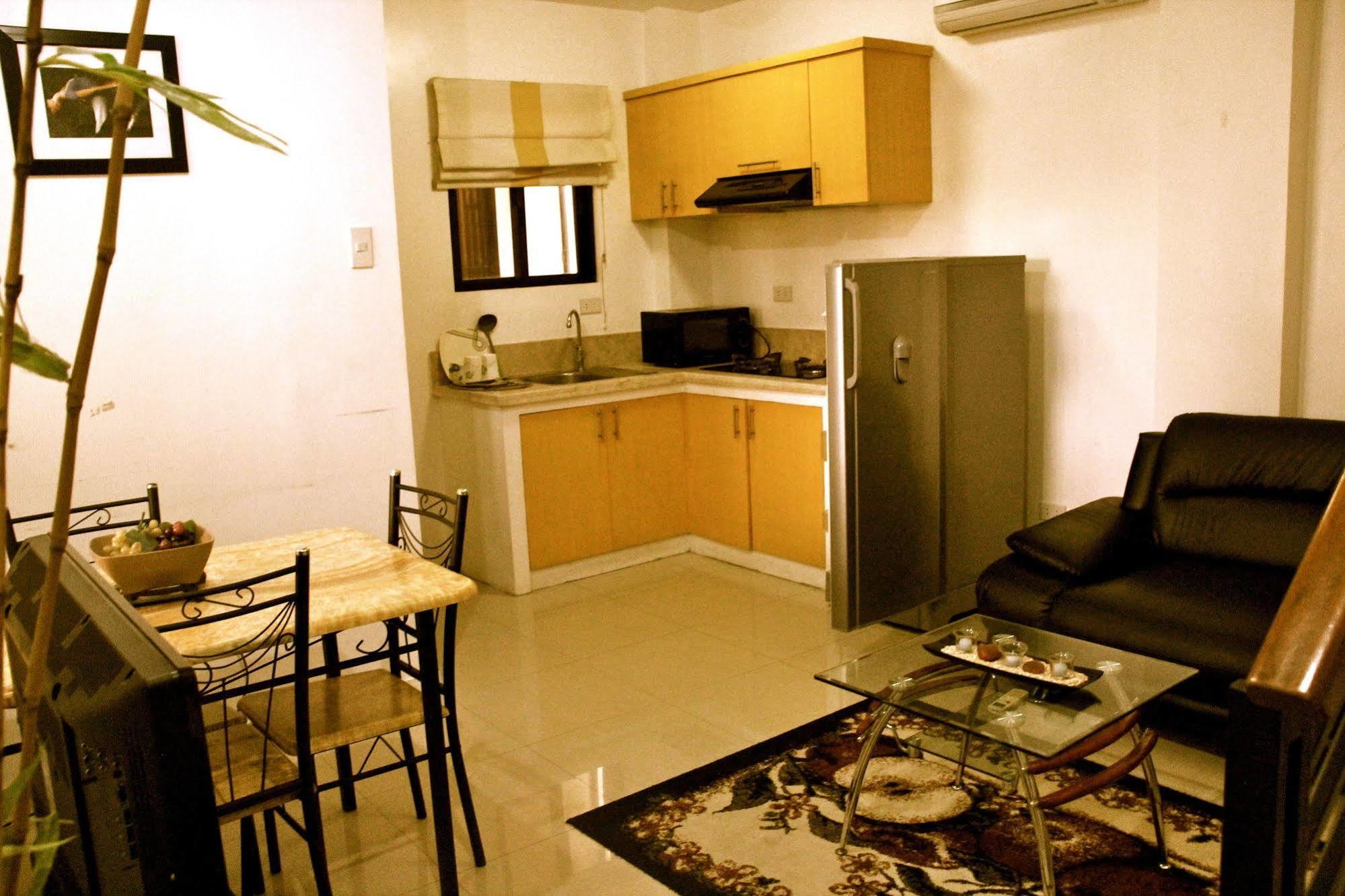 Elyseah Condotel Angeles Bagian luar foto